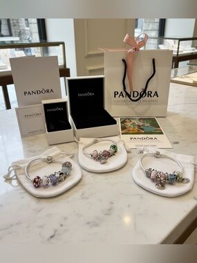 Set of 3 Pandora bracelets + 18 original charms +boxes 📦